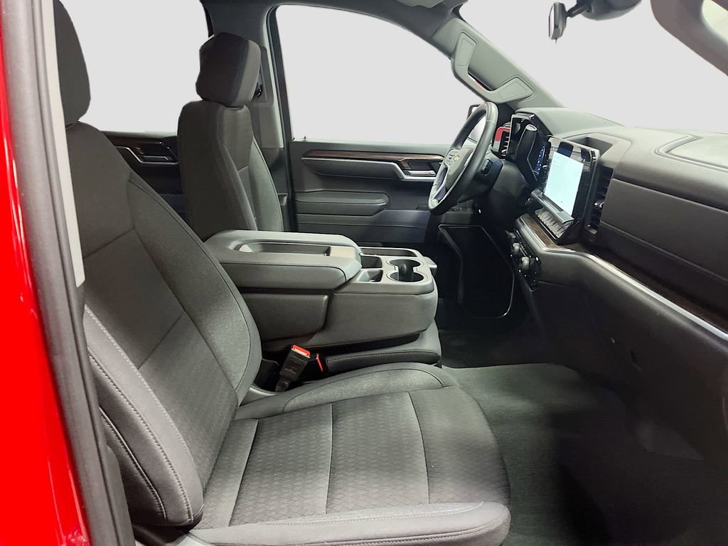 Used 2025 Chevrolet Silverado 1500 LT image 28