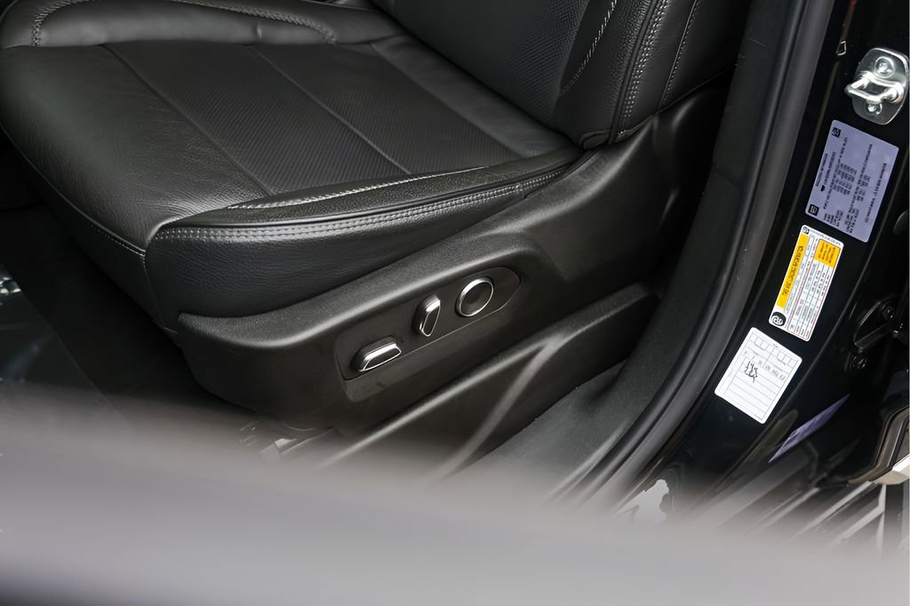 Certified 2025 GMC Yukon Denali image 11