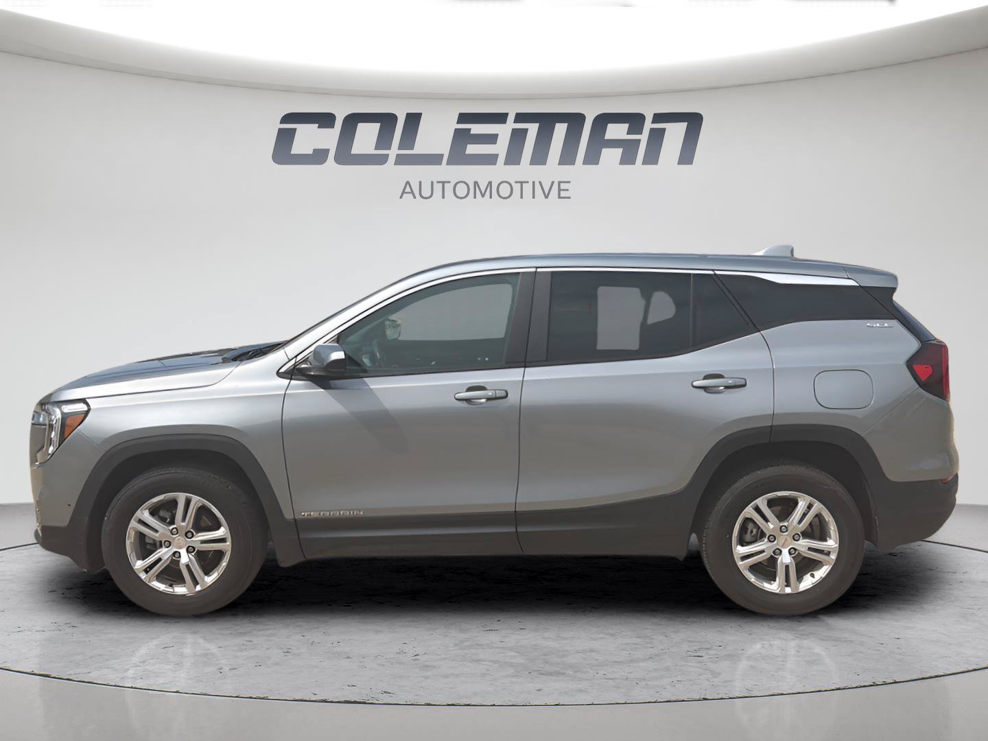 Used 2024 GMC Terrain SLE AWD/4WD image 13