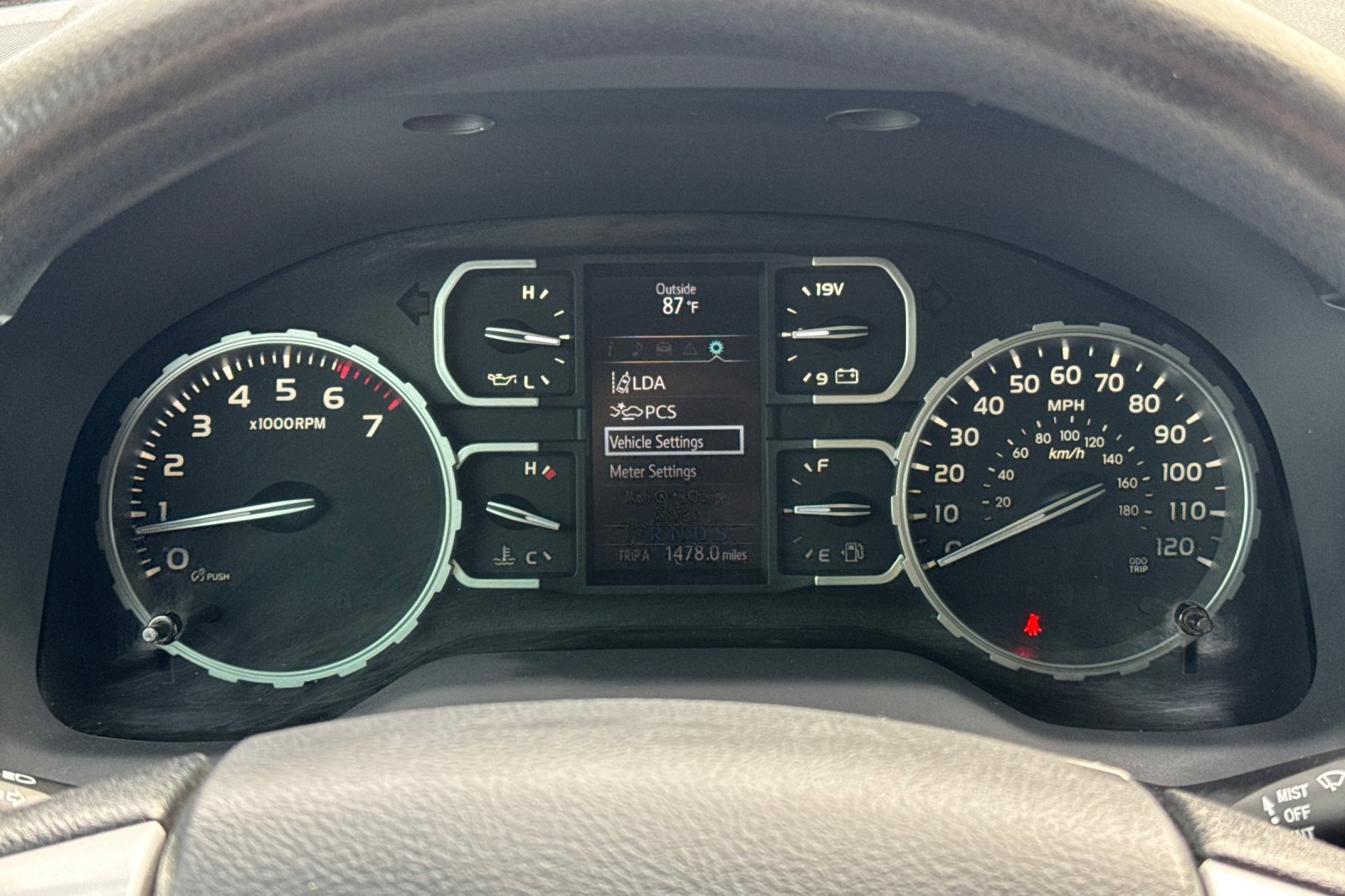 Used 2018 Toyota Tundra SR5 w/ SR5 Upgrade Package image 23