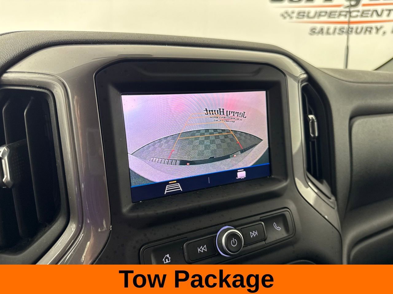 Used 2020 Chevrolet Silverado 2500 Custom w/ Custom Value Package AWD/4WD image 3