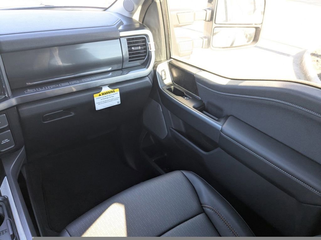 New 2025 Ford F250 Lariat w/ Lariat Ultimate Package image 17
