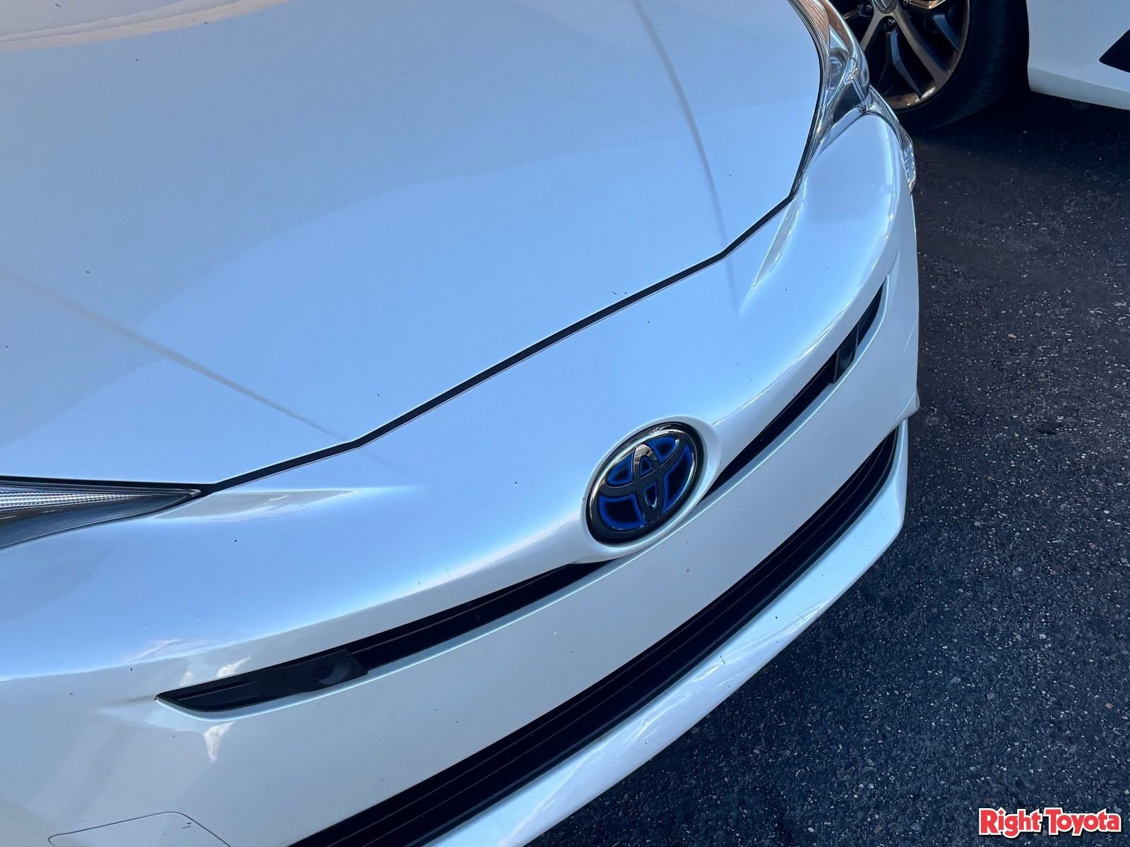 Certified 2018 Toyota Prius Four Touring w/ Premium Convenience Package FWD image 7