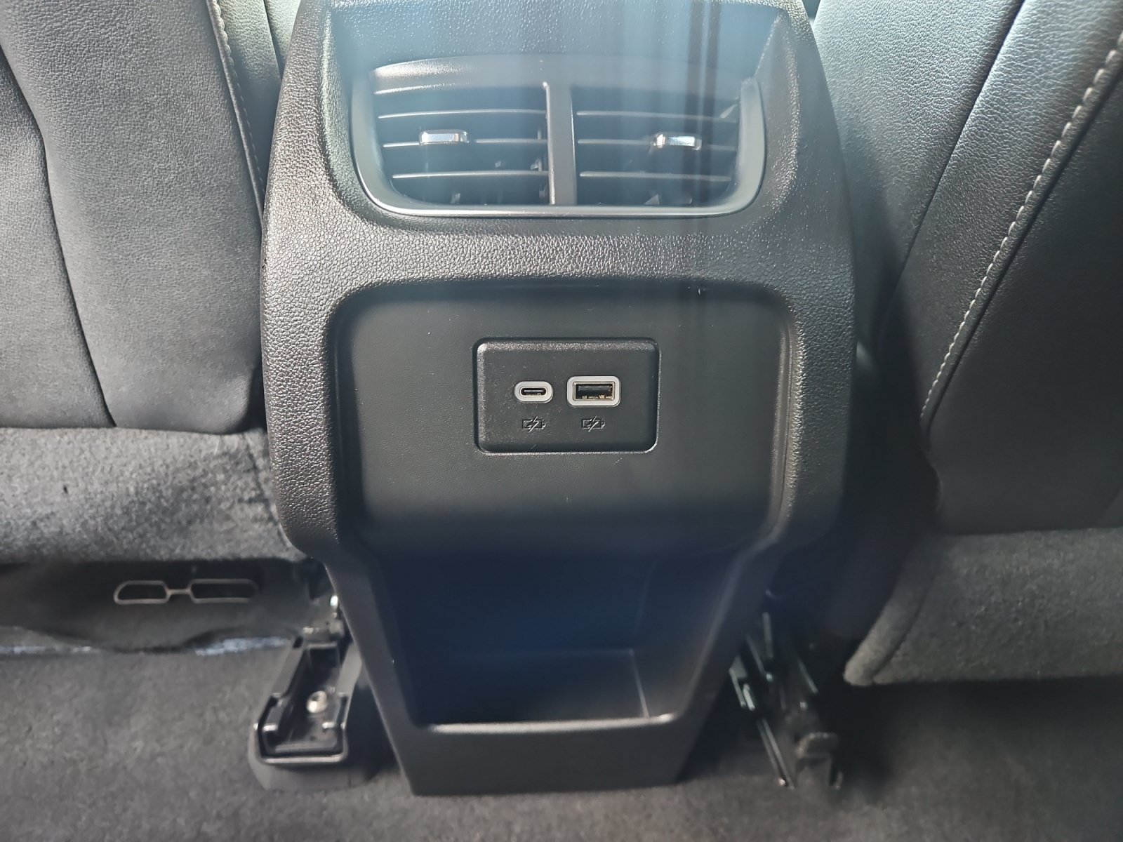 Used 2024 Chevrolet Blazer LT AWD/4WD image 13