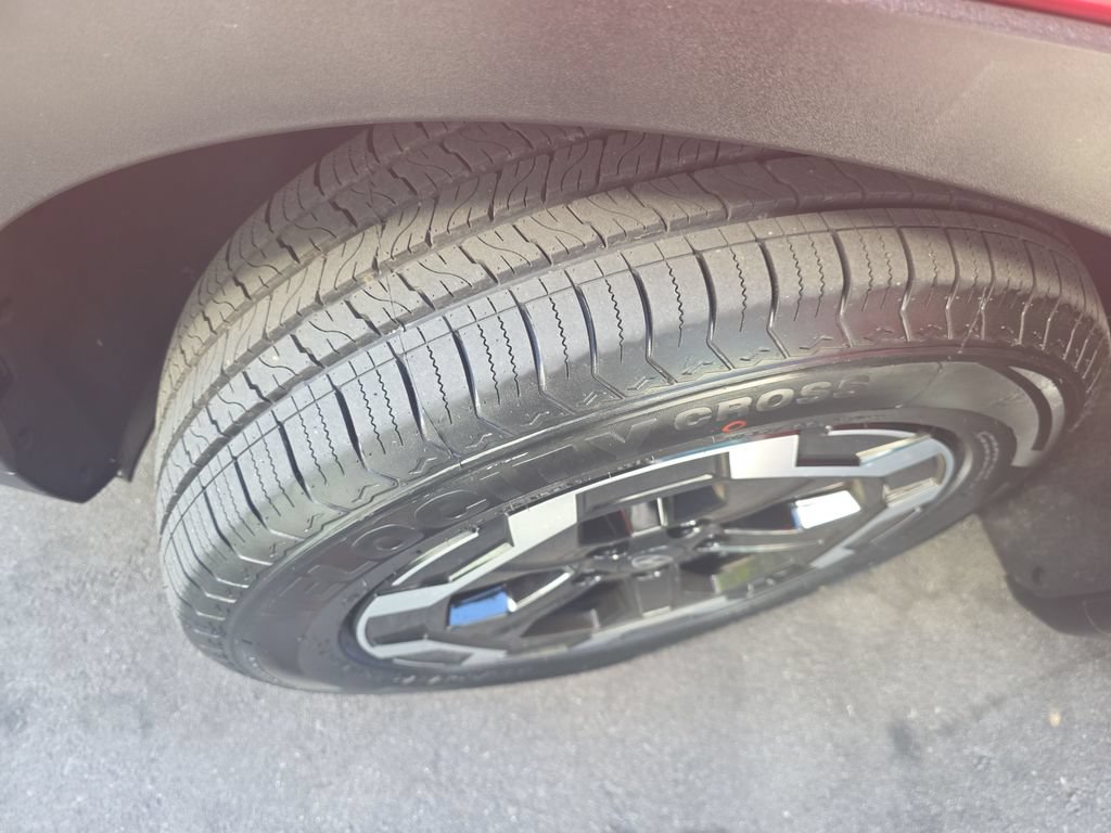 Used 2025 Hyundai Santa Fe SEL FWD image 25