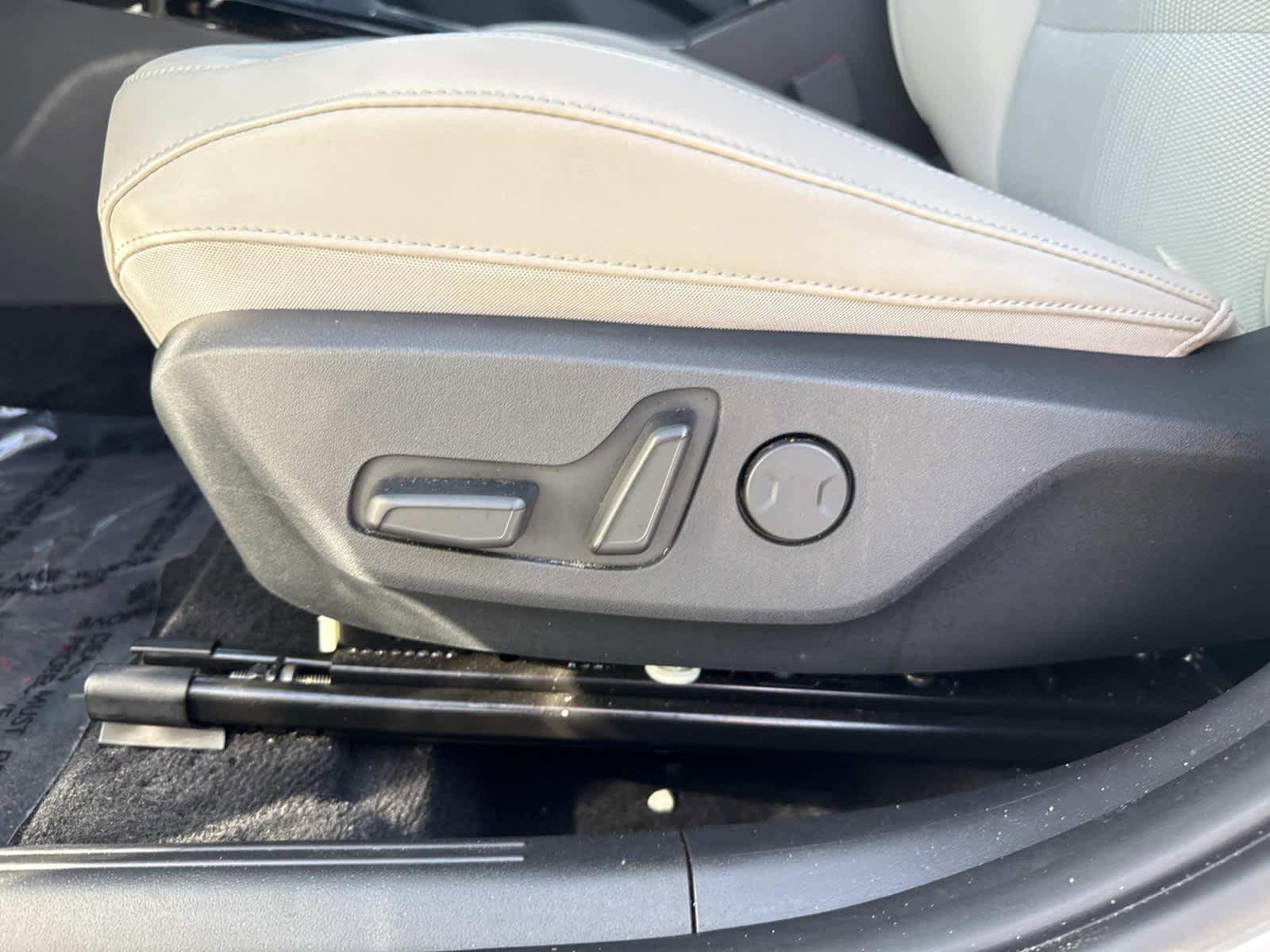Used 2023 Kia Niro EX FWD image 19