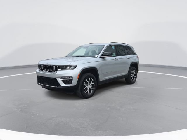 New 2024 Jeep Grand Cherokee Limited w/ Trailer Tow Package AWD/4WD image 4