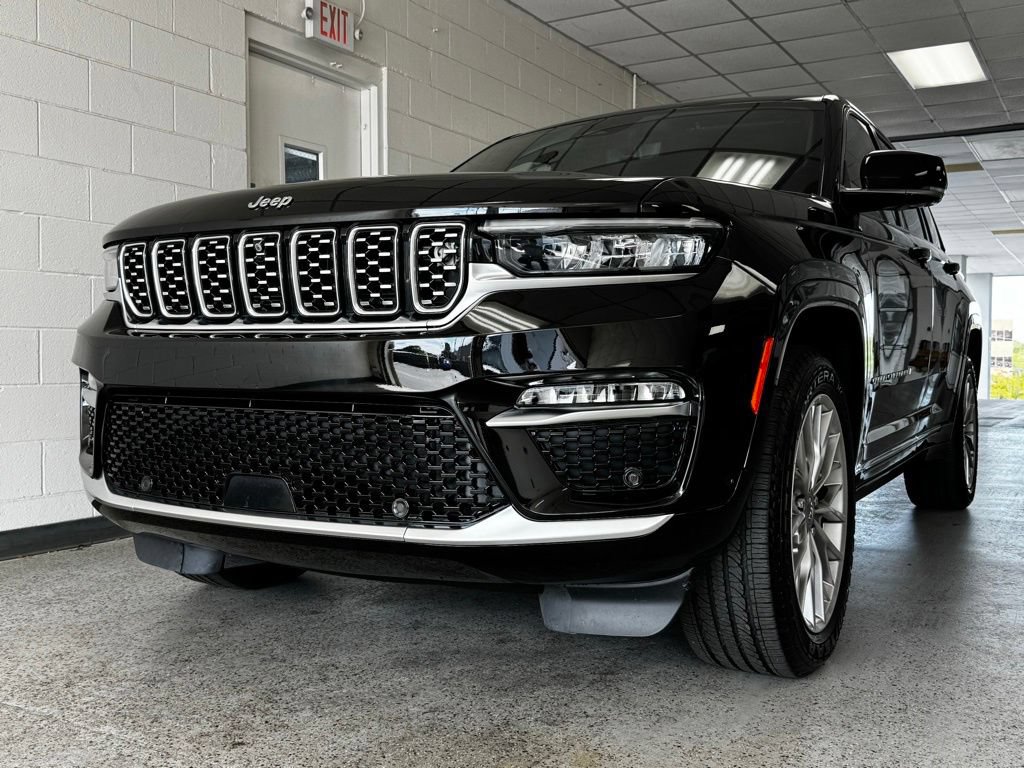 Used 2023 Jeep Grand Cherokee Summit w/ Adv Protech Group IV AWD/4WD image 26