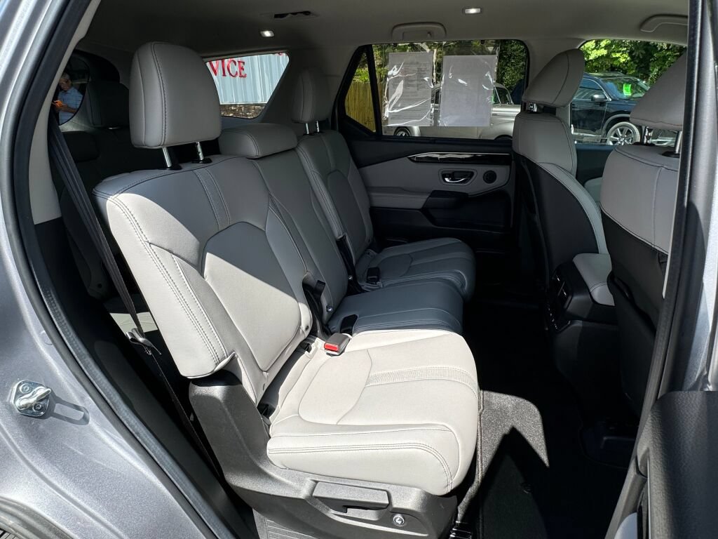 Used 2025 Honda Pilot EX-L image 21