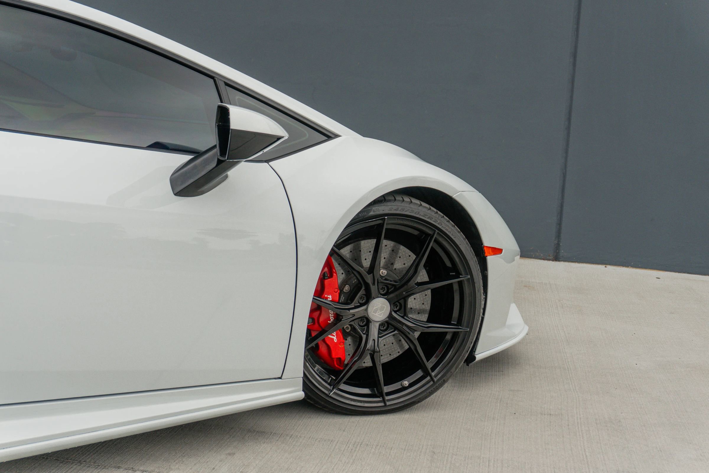 Used 2020 Lamborghini Huracan EVO image 39