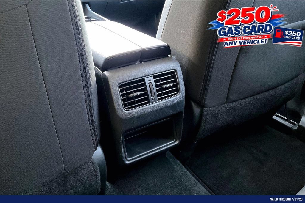 Used 2024 Nissan Rogue S FWD image 33