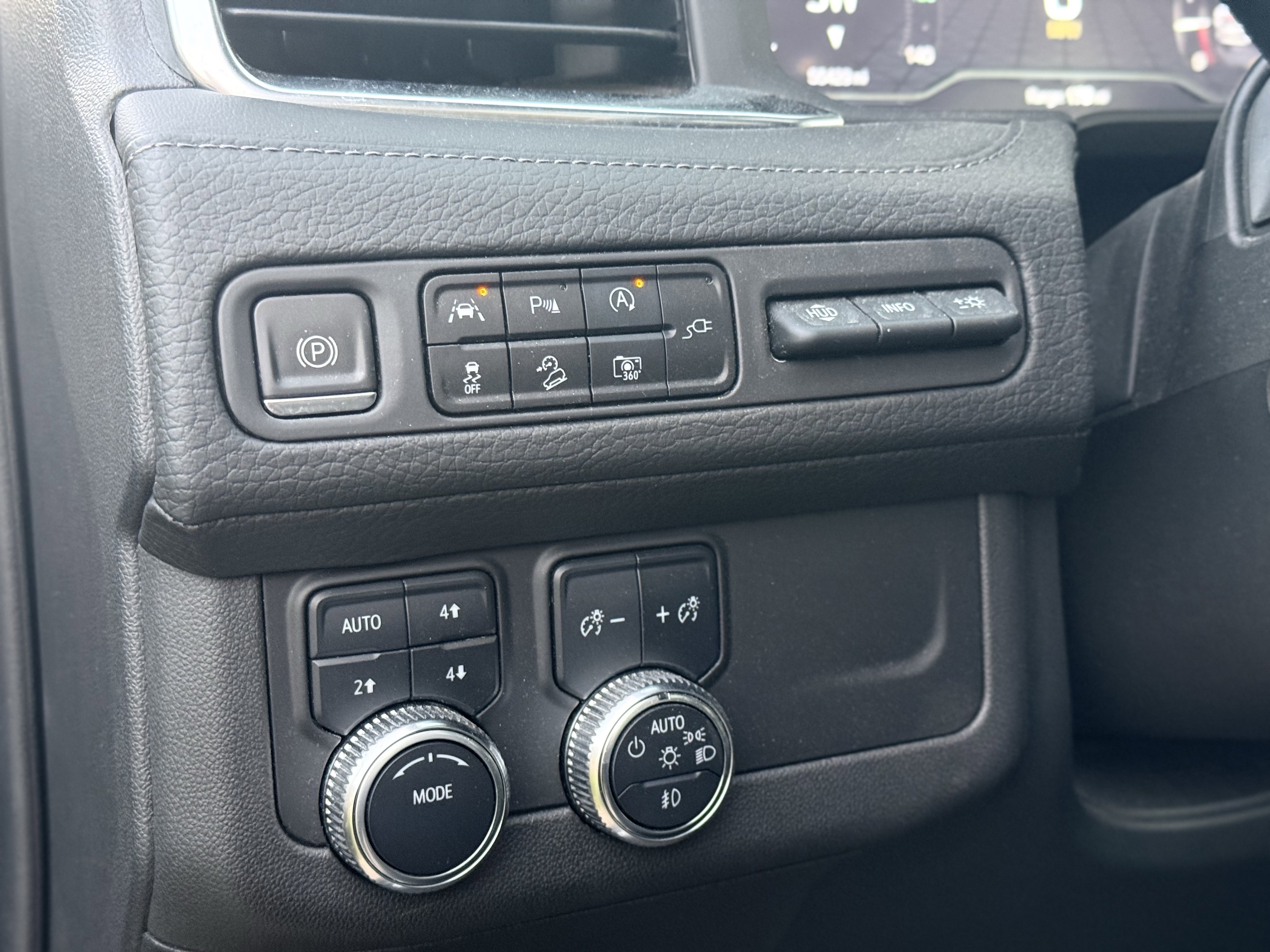 Certified 2022 GMC Yukon XL Denali image 19