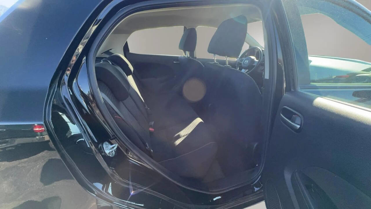 Used 2011 MAZDA MAZDA2 Touring image 17