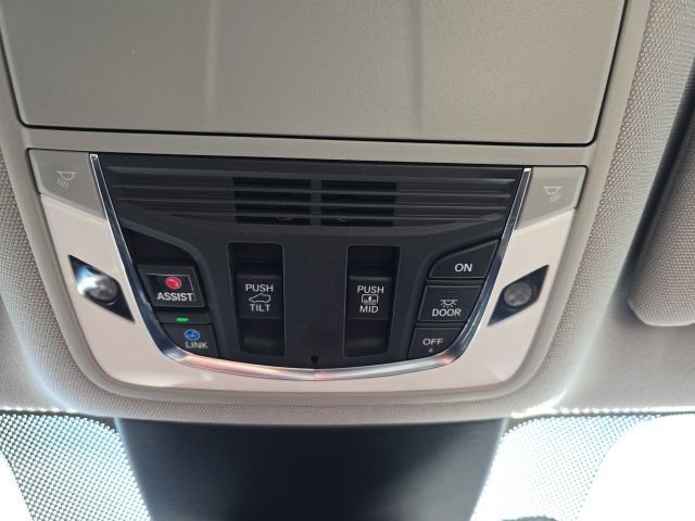 Used 2023 Acura MDX SH-AWD w/ Technology Package image 21