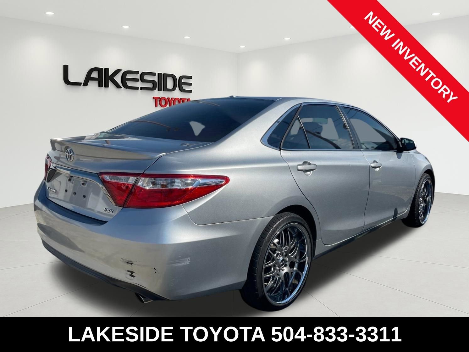 Used 2015 Toyota Camry XSE image 5