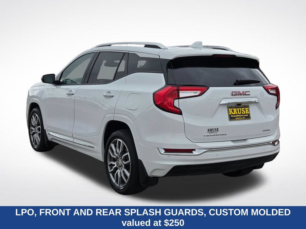Used 2024 GMC Terrain Denali w/ Denali Premium Package AWD/4WD image 6