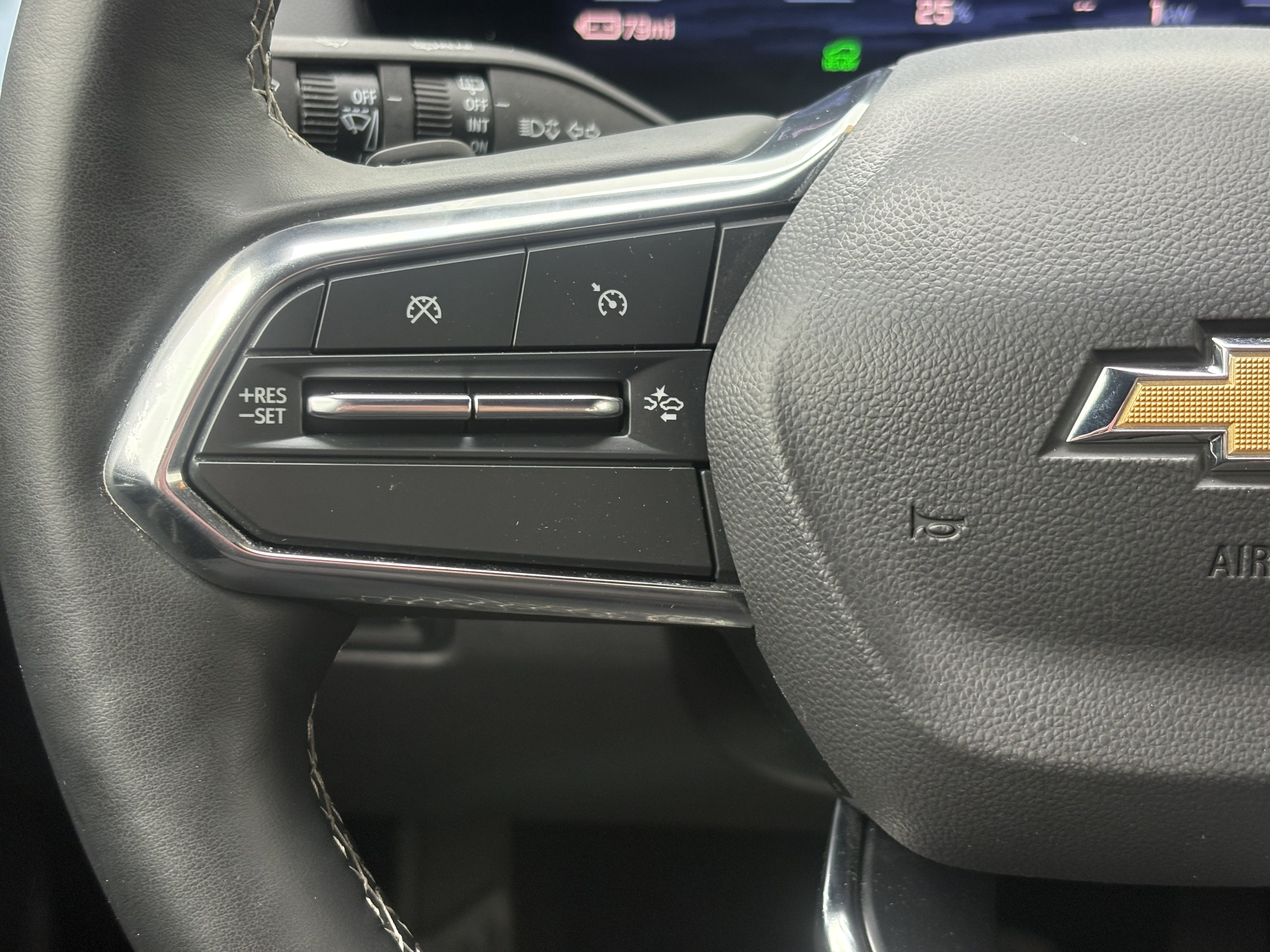 Used 2024 Chevrolet Equinox EV LT w/ LPO, Blackout Package FWD image 16