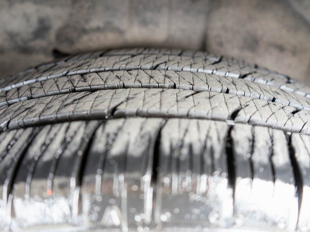 Used 2019 Buick Envision Essence w/ LPO, Active Package image 38