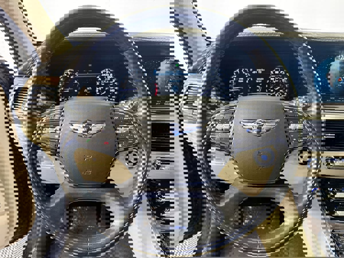 Used 2017 Genesis G90 5.0 Ultimate image 11