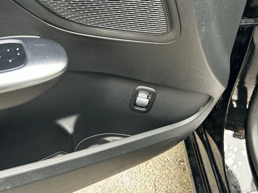 Used 2025 Mercedes-Benz C 300 4MATIC Sedan image 18