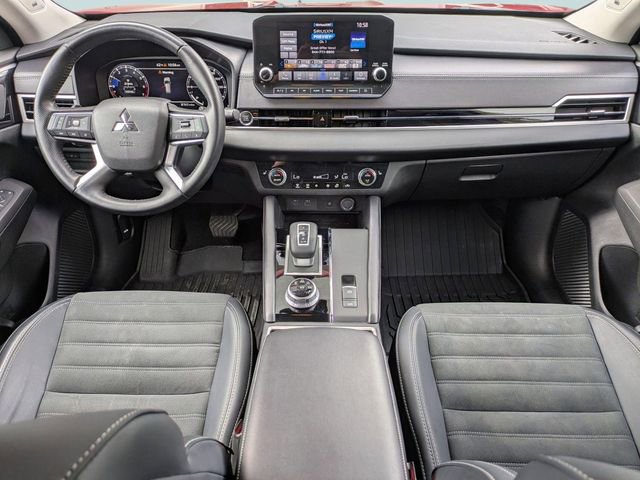 Used 2024 Mitsubishi Outlander SE image 17