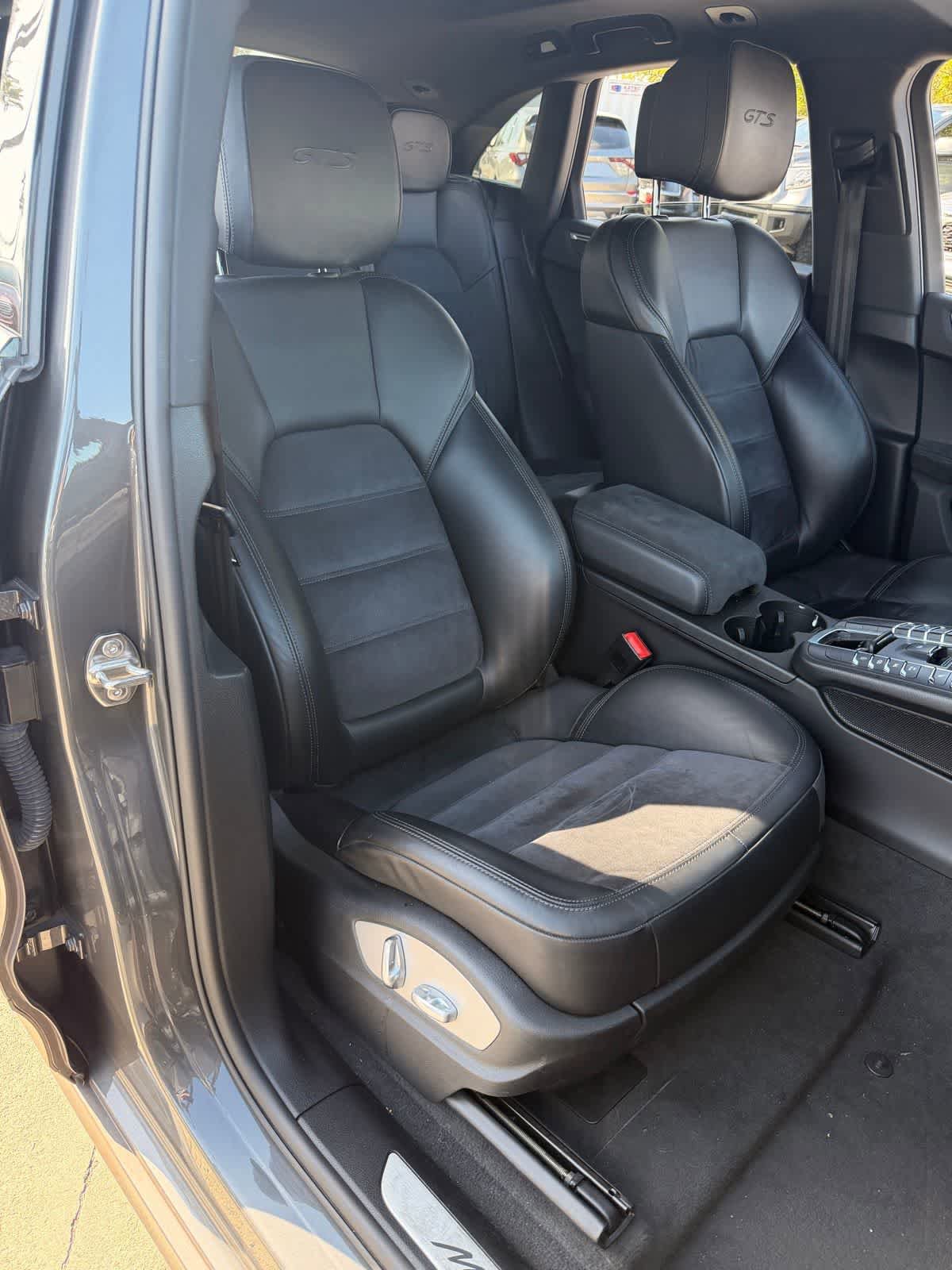 Used 2018 Porsche Macan GTS AWD/4WD image 12