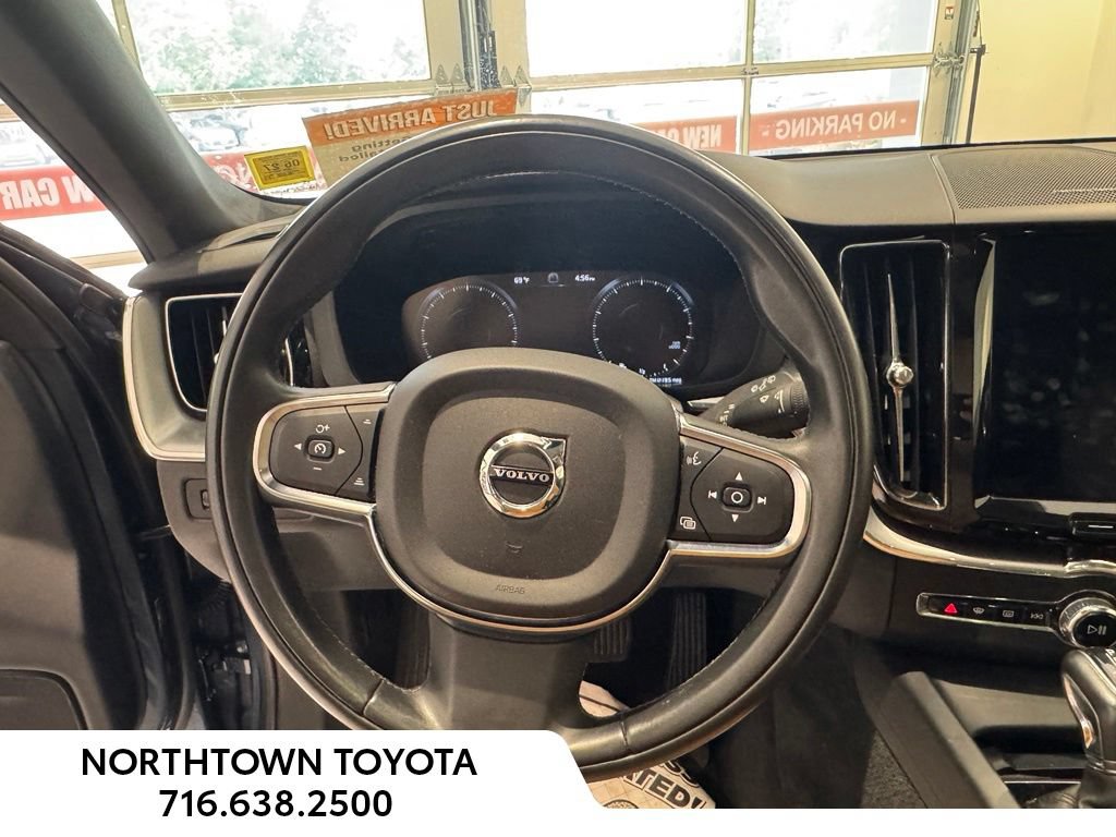 Used 2019 Volvo XC60 T5 Momentum w/ Multimedia Package AWD/4WD image 26