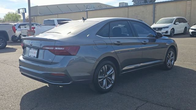 Used 2024 Volkswagen Jetta SE w/ Panoramic Sunroof Package image 8