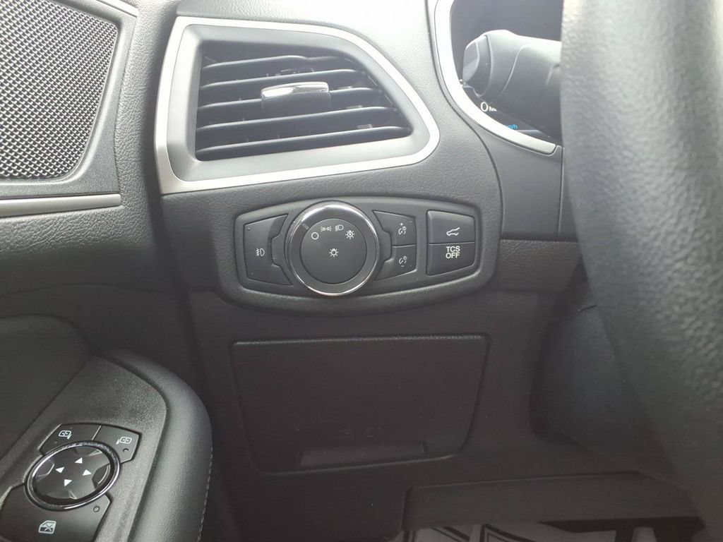 Used 2021 Ford Edge SEL w/ Convenience Package AWD/4WD image 14