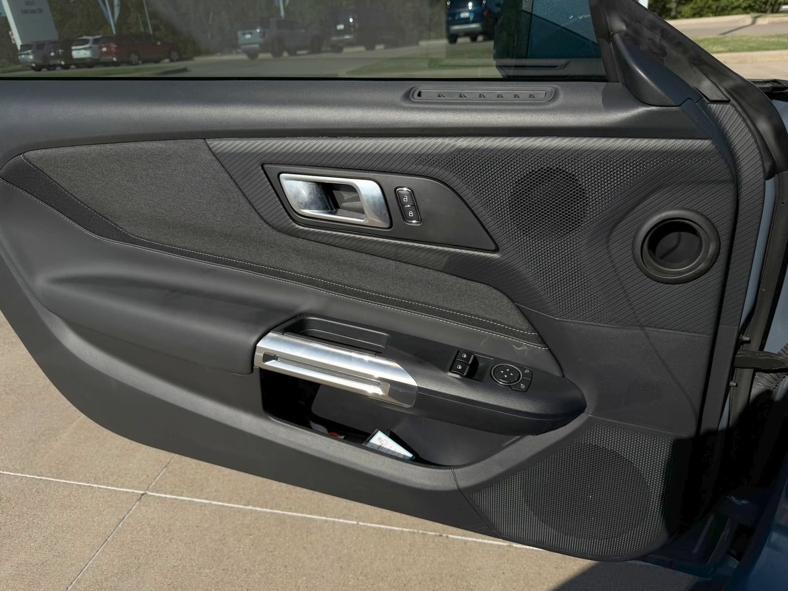Used 2025 Ford Mustang Coupe RWD image 17