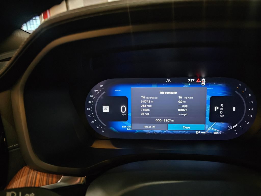 Certified 2025 Volvo V60 B5 Cross Country Ultra AWD/4WD image 19