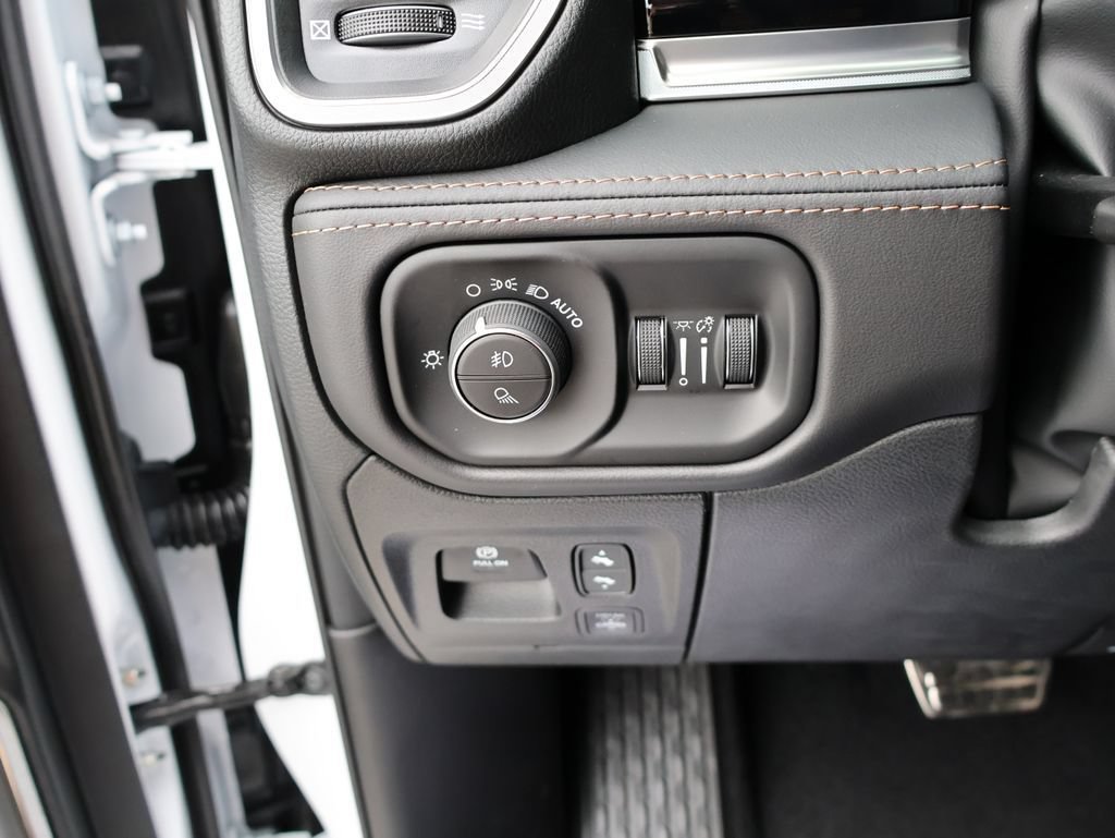 Used 2026 RAM 1500 Tungsten AWD/4WD image 39
