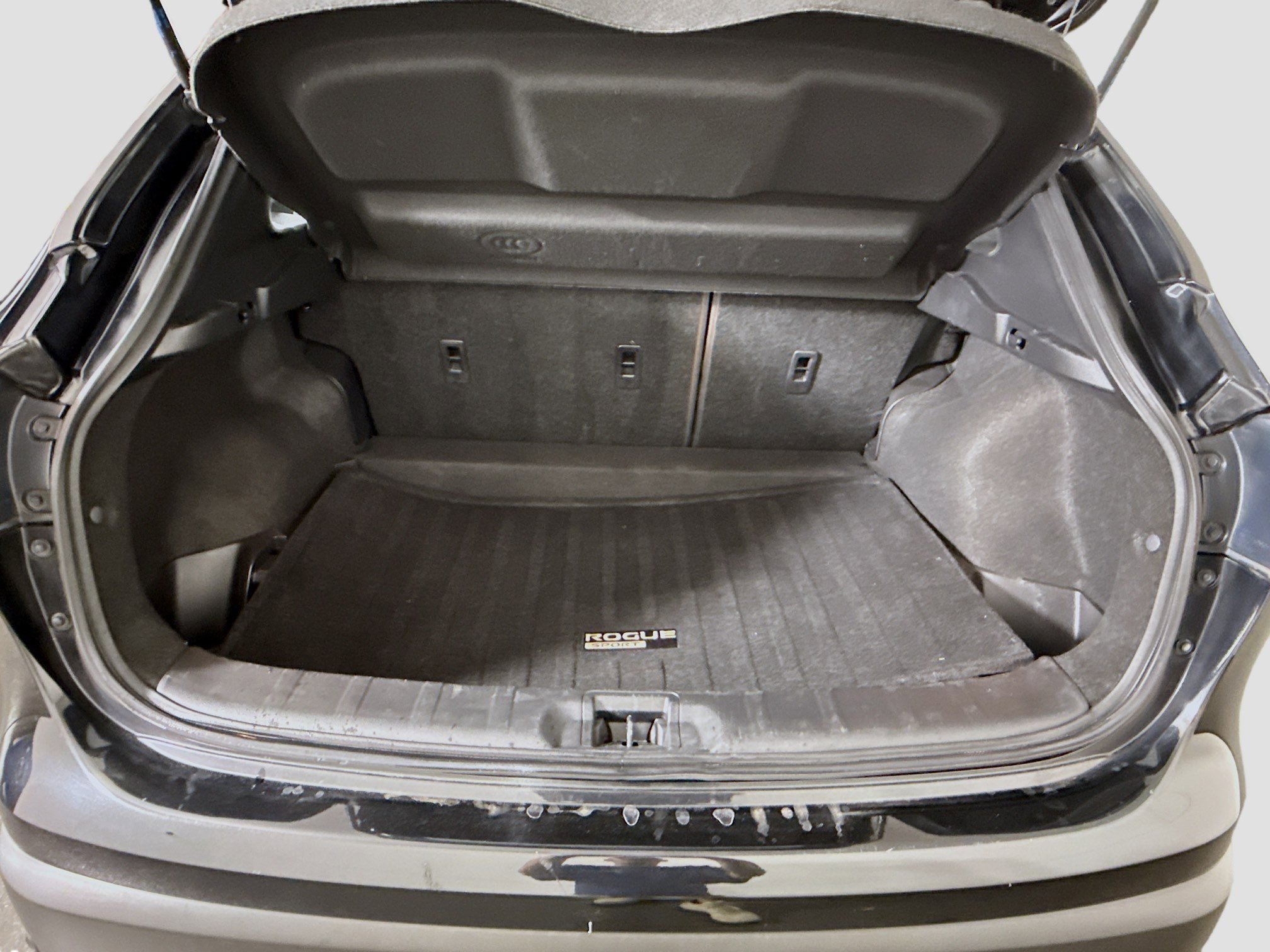 Used 2020 Nissan Rogue Sport S image 34