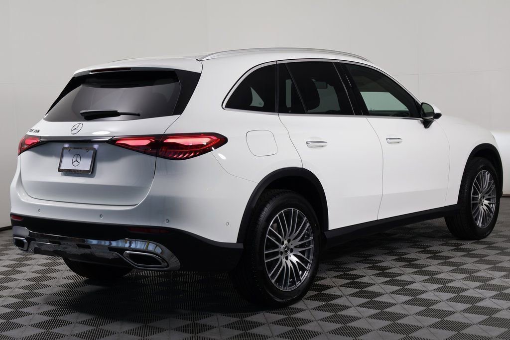 New 2026 Mercedes-Benz GLC 300 image 2