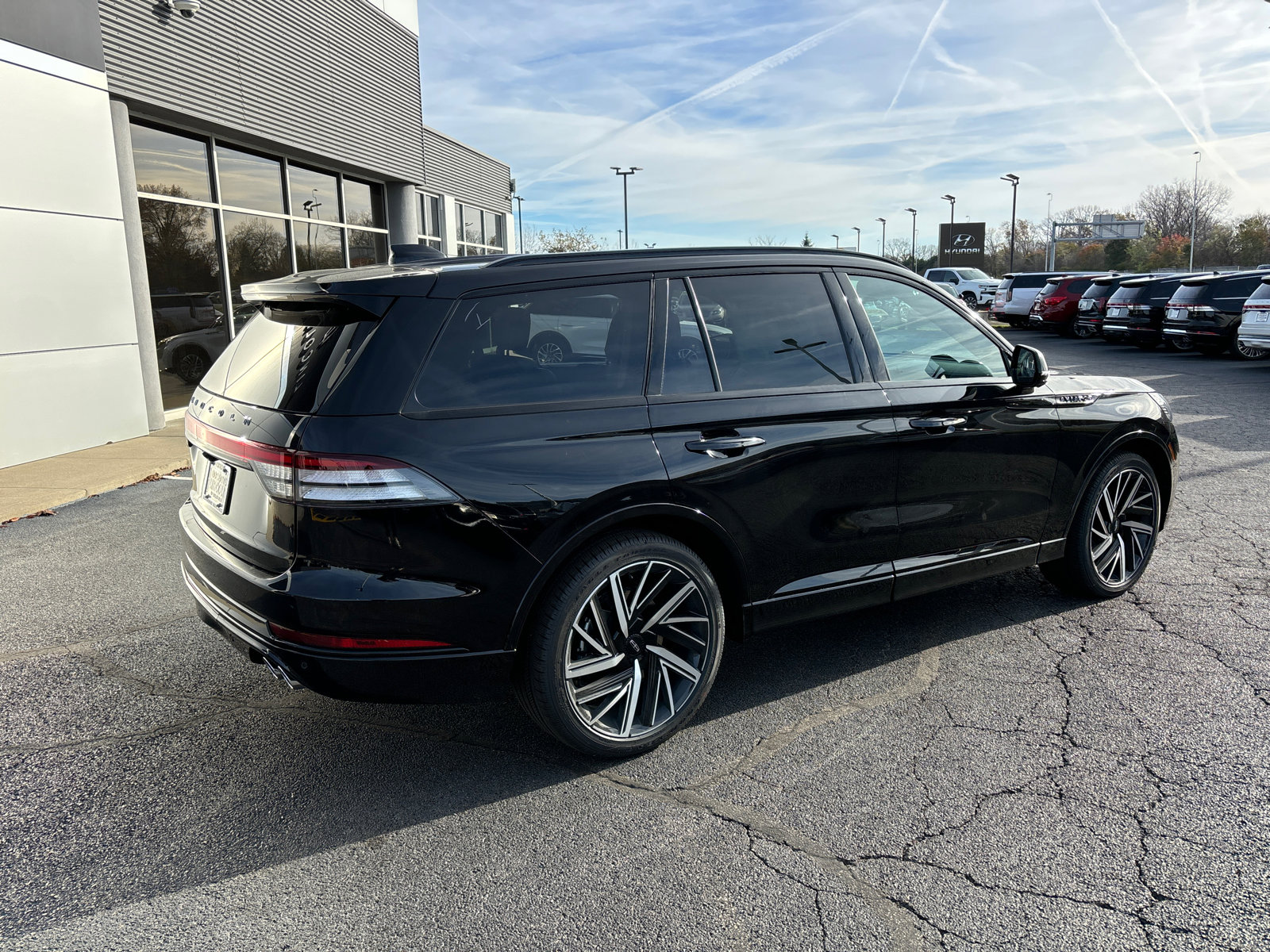 New 2025 Lincoln Aviator Black Label w/ Jet Appearance Package image 7