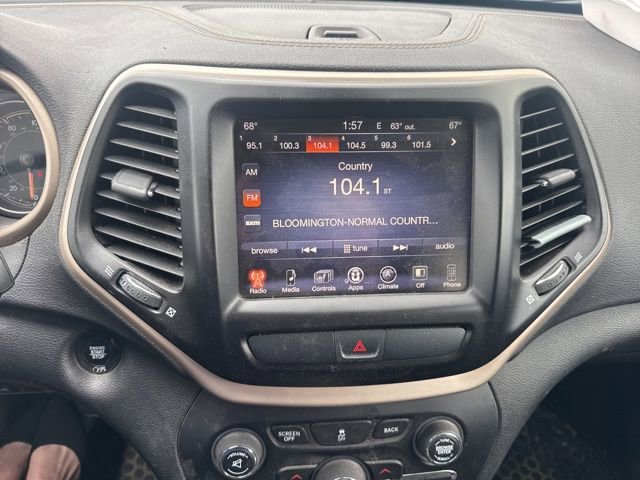 Used 2017 Jeep Cherokee Limited FWD image 12