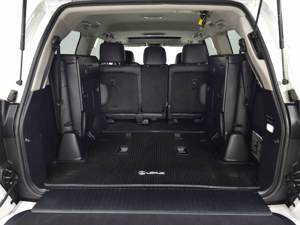 Used 2020 Lexus LX 570 4WD w/ Luxury Package image 7
