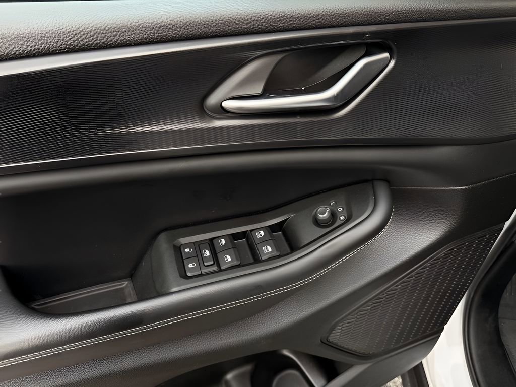 Used 2024 Jeep Grand Cherokee Altitude image 24