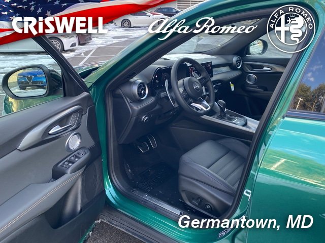 New 2025 Alfa Romeo Tonale w/ Premium Package image 19