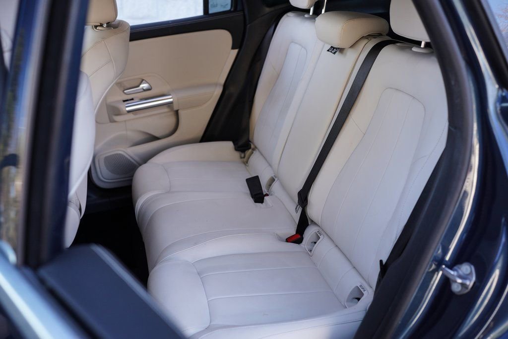 Used 2022 Mercedes-Benz GLA 250 4MATIC w/ Premium Package Lite image 23