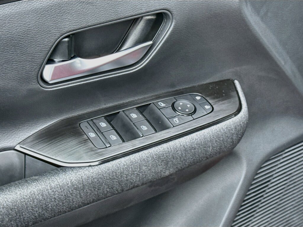 New 2026 Nissan Kicks SV w/ Cold Weather Package FWD image 9