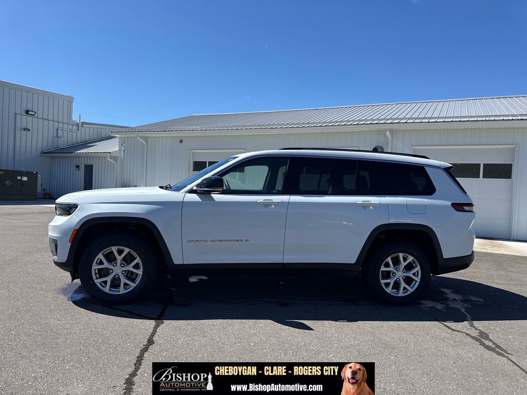Used 2023 Jeep Grand Cherokee L Limited AWD/4WD image 12
