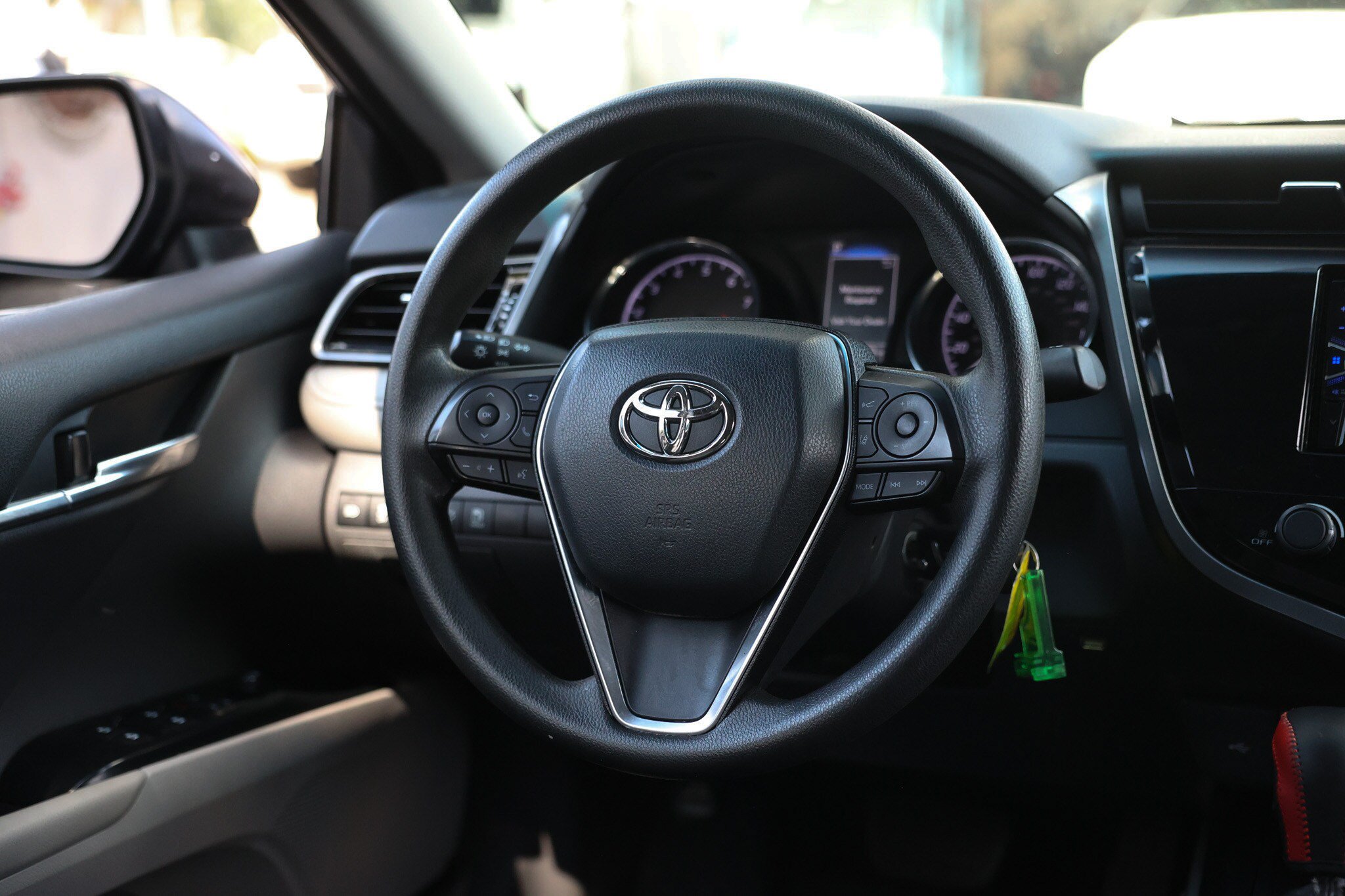 Used 2020 Toyota Camry LE FWD image 30