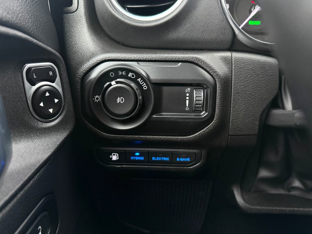 Used 2023 Jeep Wrangler Unlimited Sahara w/ Cold Weather Group image 20