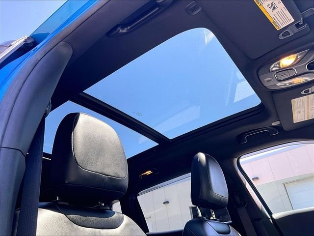 Used 2021 Jeep Compass Latitude w/ Sun and Sound Group AWD/4WD image 18