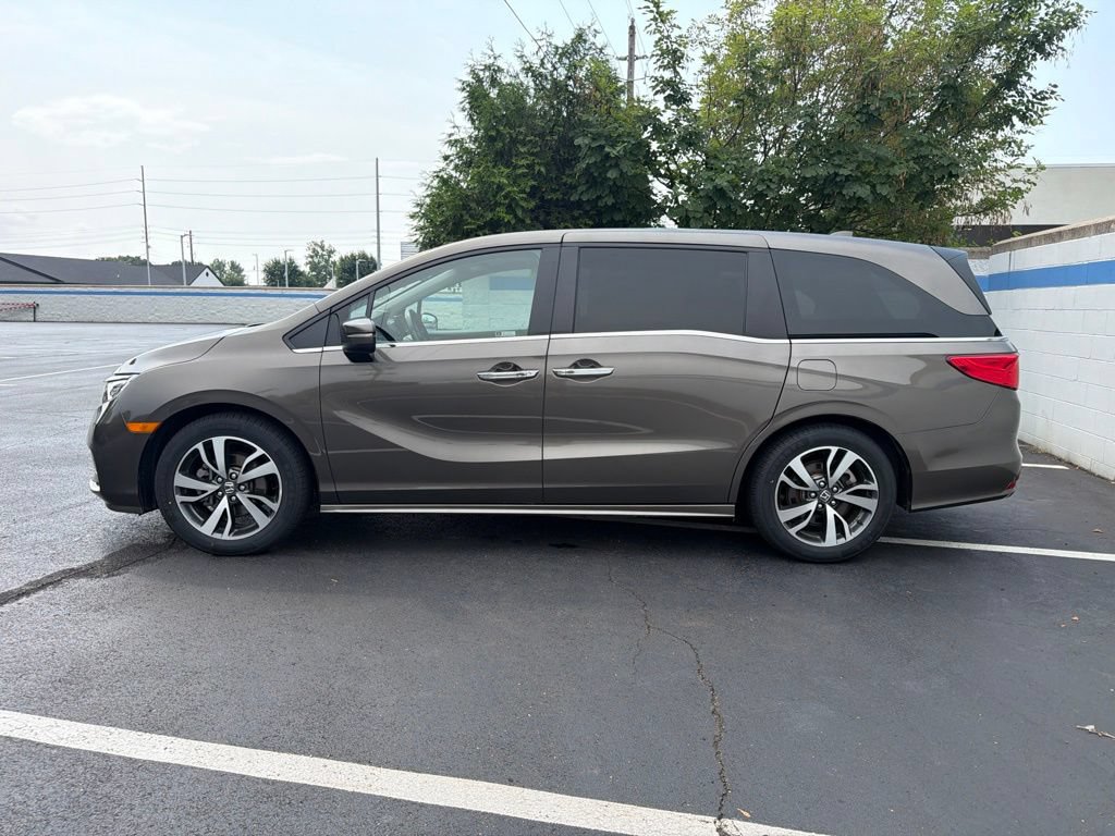 Certified 2022 Honda Odyssey Touring image 2