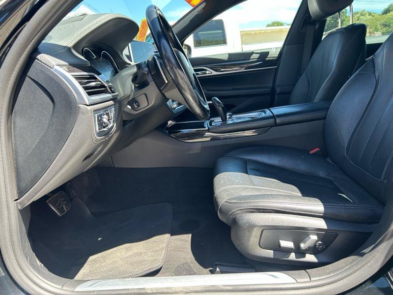 Used 2018 BMW 740i RWD image 6