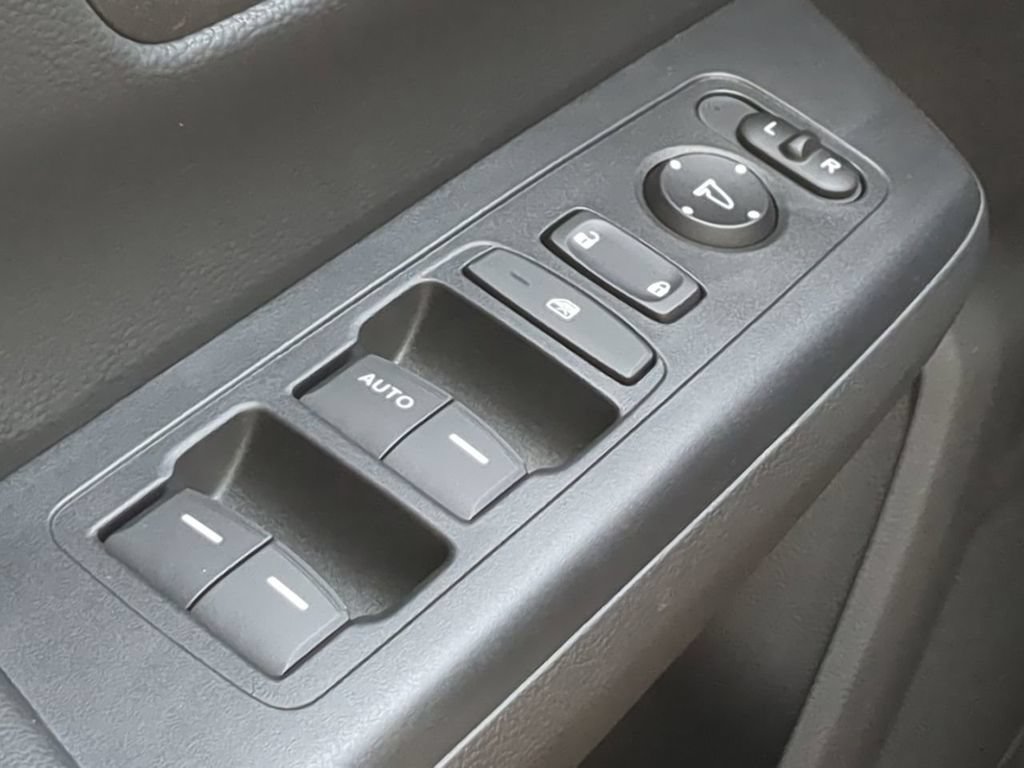 Used 2025 Honda CR-V LX image 13