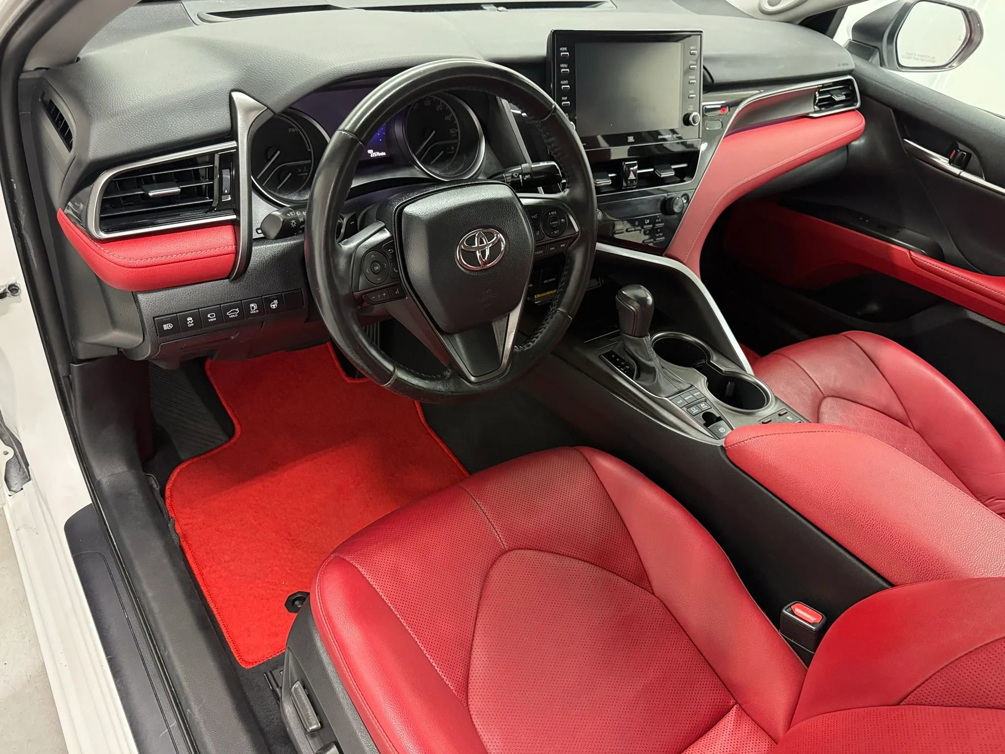 Used 2021 Toyota Camry XSE w/ Navigation Upgrade Package image 9