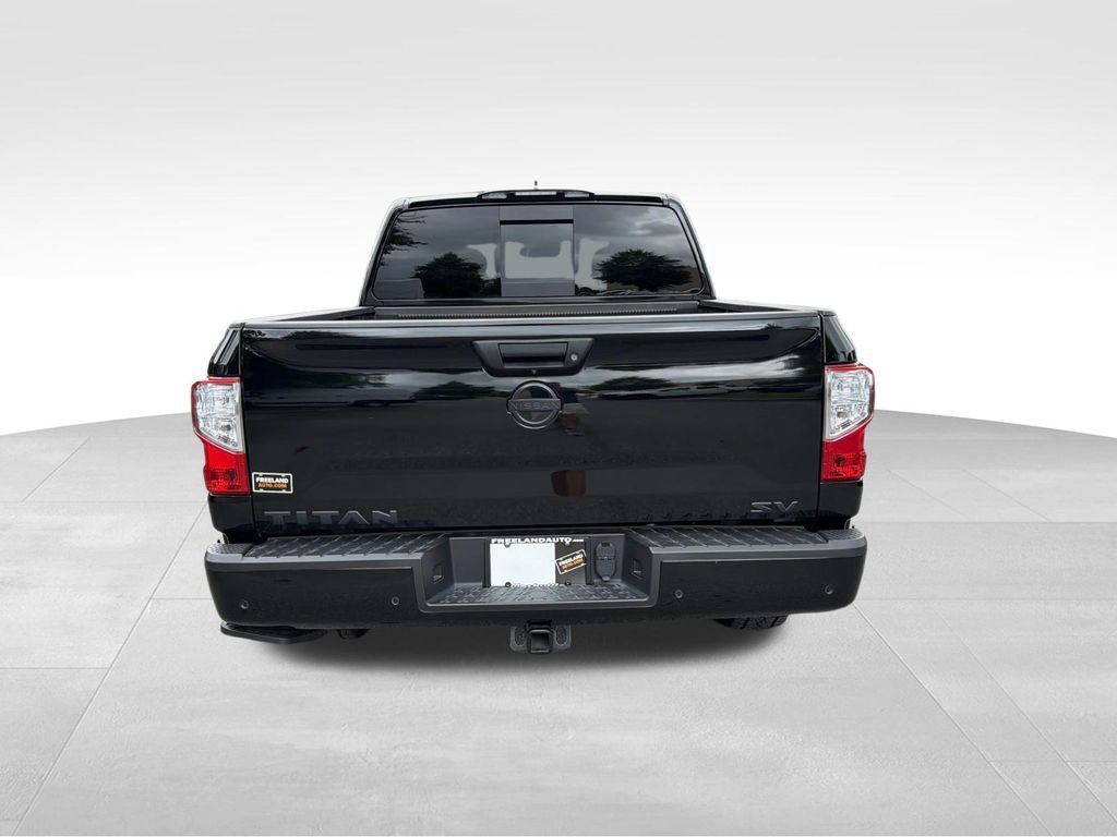 Used 2024 Nissan Titan SV w/ SV Bronze Edition Package RWD image 4
